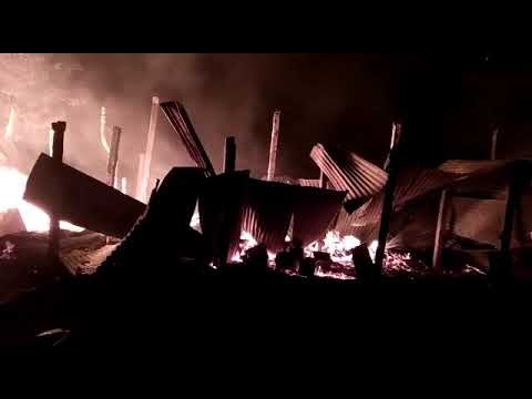 तबाहीः बिहार में आग लगने से आधा दर्जन से अधिक दुकानें खाक