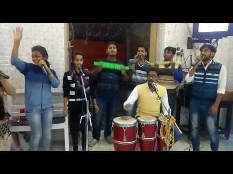 सेंट थॉमर्स चर्च में कैरोल सॉन्ग पर जमकर किया डांस I Woman dance on Carole Song in Church