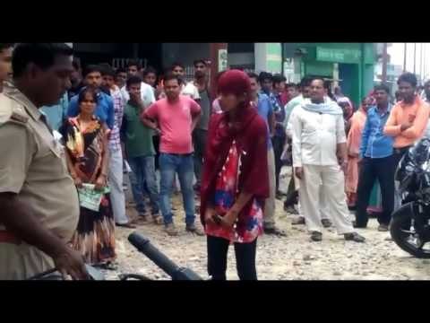 woman reached the crossroads with a tampered by herself, threatened to shoot herself