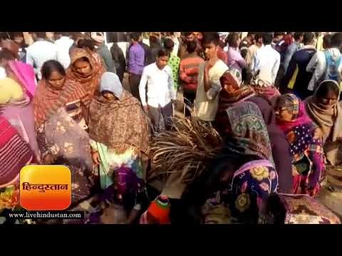 बारातियों से भरी अनियंत्रित कार दुकान में घुसी, ये क्या हुआ II Gorakhpur Hindi News - Hindustan