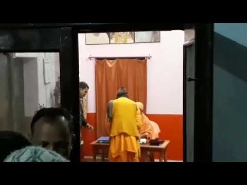 सीएम योगी आदित्यनाथ ने गोरखपुर में लगाया जनता दरबार