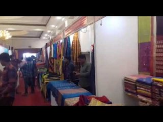 खरीदिए रेशम और हथकरघा से जुड़े उत्पाद, देहरादून में लगी प्रदर्शन