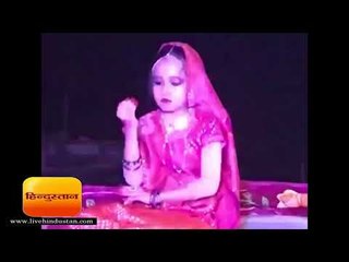 घाट संध्या: रितिशा और केतकी के युगल नृत्य ने दर्शकों का मन मोह लिया