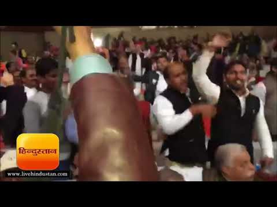 लखनऊ नगर निगम की मेयर संयुक्ता भाटिया के शपथ के साथ गठित हुई शहरी सरकार
