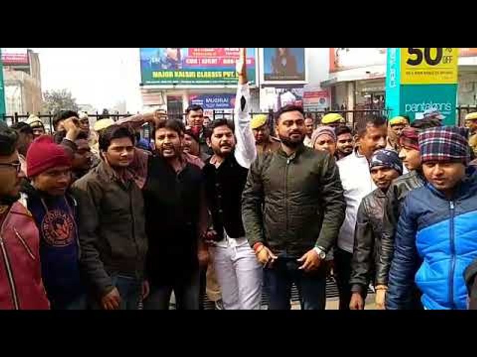 ताज़ा समाचार | इलाहाबाद में नहीं चला पद्मावत का...