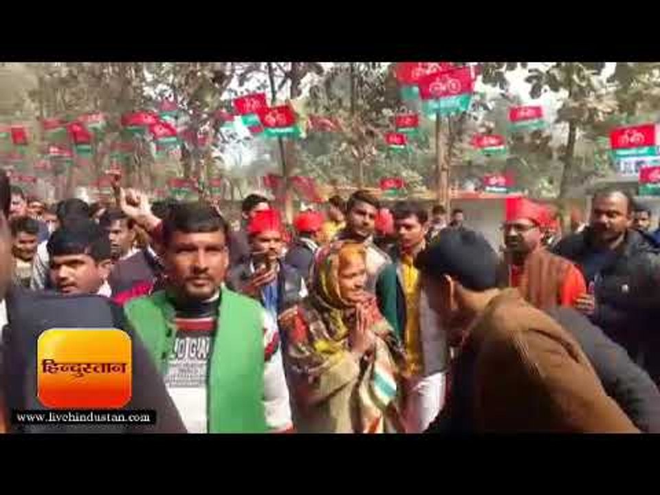 गोंडा: केन्द्र और प्रदेश सरकारों के विरोध में सपा का जोरदार प्रदर्शन