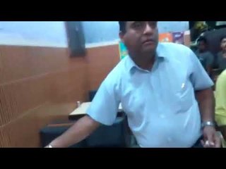 Viral Video : होटल में परोसे प्लास्टिक के चावल, लोगों ने गेंद बनाकर उछाला