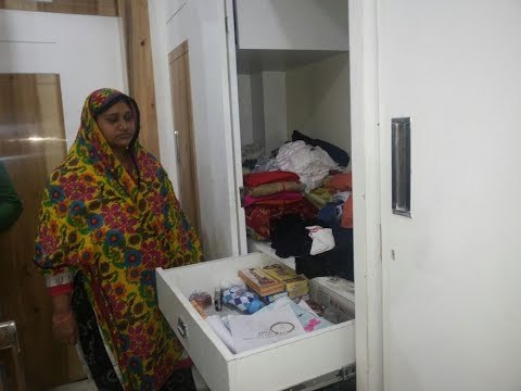 मथुरा में दिनदहाड़े घर में घुसकर लाखों की लूट II Robbers entered in the house and looted in Mathura