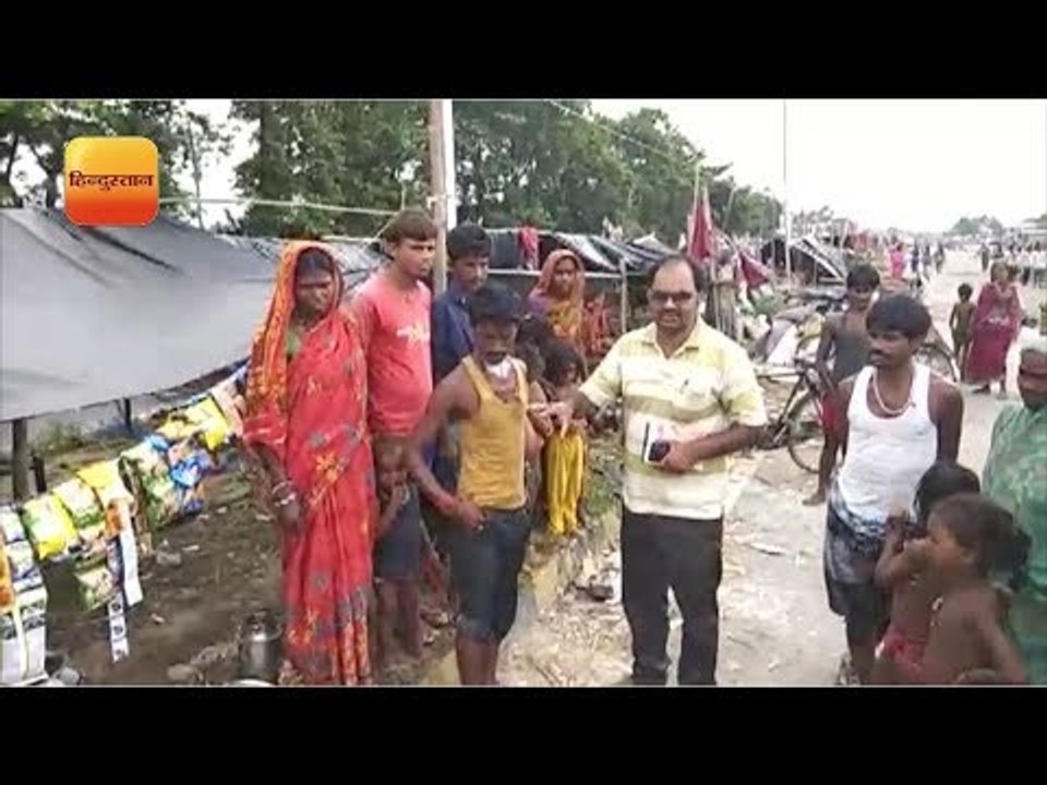 बिहार बाढ़:बैकुंठपुर में टूटा सारण मुख्य तटबंध, पानी में फंसे 5000 लोग-वीडियो देखें