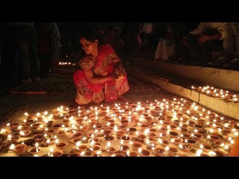 देवदीपावली के मौके पर जगमगाए काशी के घाट