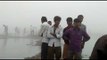 Breaking News || घने कोहरे में रेलिंग तोड़ बस केन नदी में जा गिरी || Live Hindustan
