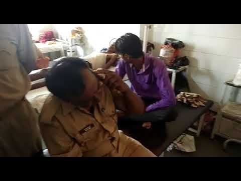 हवालात में बंद हुआ तो गले पर मार लिया ब्लेड