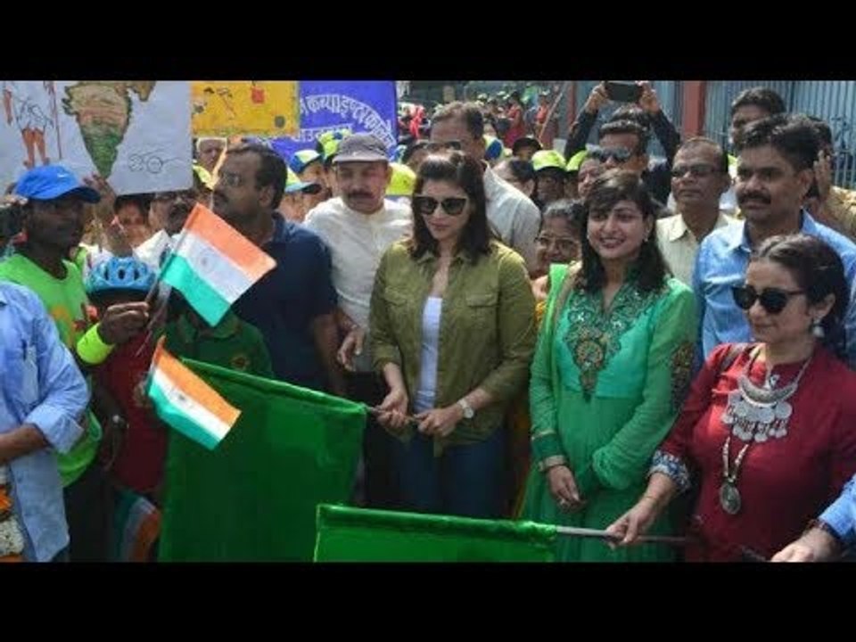 काशी में दिव्या दत्ता ने दिया स्वच्छता का संदेश...