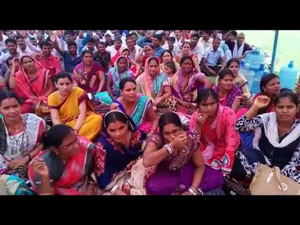 Rojgar sevak protested in Kushinagar Uttar Pradesh