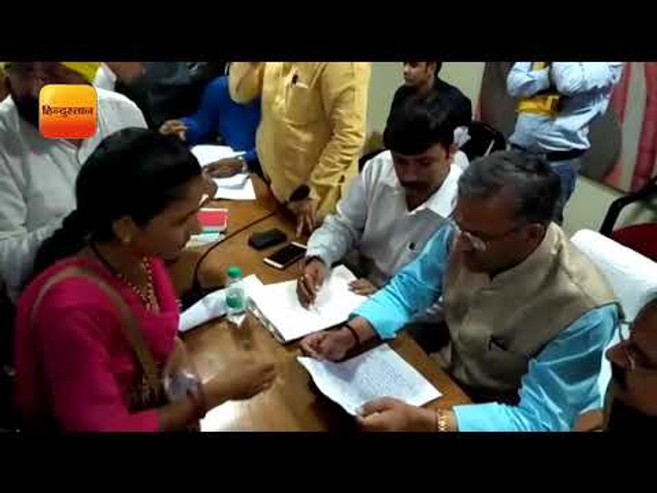 मुख्यमंत्री त्रिवेन्द्र सिंह रावत ने भाजपा दफ्त...