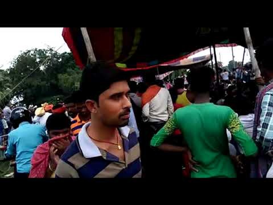 बालू के खनन पर लगे रोक के खिलाफ सड़क और रेल घंटों तक रहा जाम