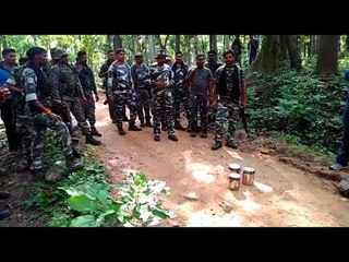 लाभर-लात सड़क से तीन लैंड माइंस बरामद