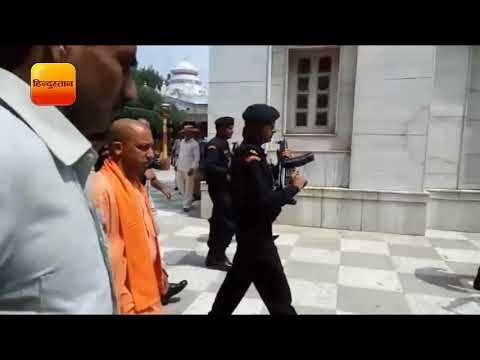 सीएम योगी आदित्यनाथ गोरखनाथ मंदिर से लखनऊ के लिए निकले। देवरिया होते हुए बलिया जाएंगे।