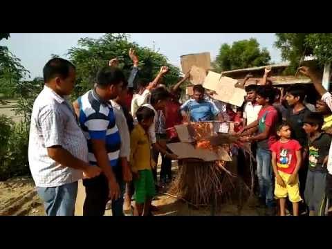 People protest against pakistan in gorakhpur after martyr shukla body reached