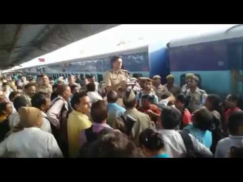 People going to give 125 kg of soap to Yogi Adityanath