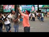 RJD रैली : गांधी मैदान में पहुंचने लगा लालू यादव समर्थकों का रैला, छोड़े जा रहे हैं पटाखे