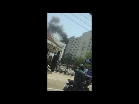 सेक्टर-62 की आईटी कंपनी में आग, बड़ा हादसा टला II fire in It company sector 62 noida