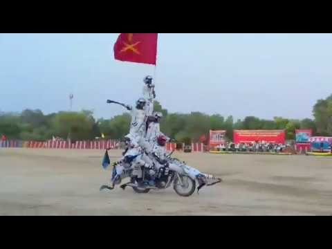 Army soldier shows stunt in allahabad