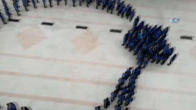 Ayyıldız Şeklini Oluşturan Lise Öğrencileri Komando Yemini Etti