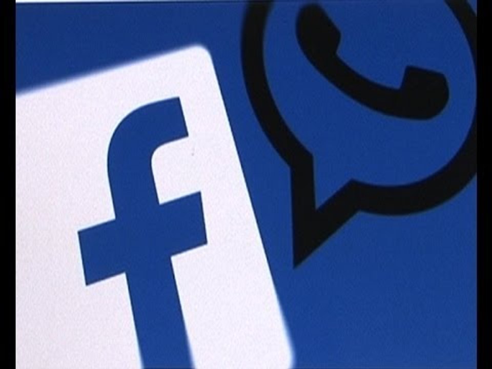 Facebook buys WhatsApp