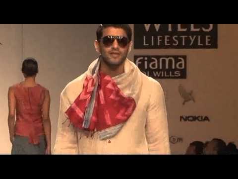 Wills Lifestyle India Fashion Week AW14 Day3 | Urvashi Kaur