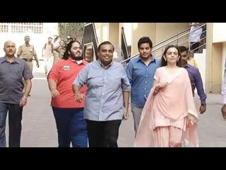 Prominent Mumbaikars turn out to vote