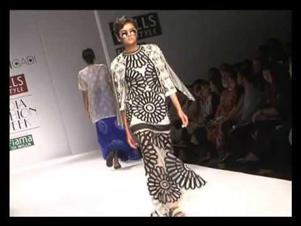 Wills Lifestyle Fashion Week SS14 Day3 | Jenjum Gadi