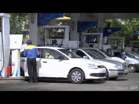 Falling oil prices pull India’s budget out of the fire