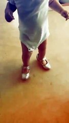 BALTA caminando con zapatos de OLI - 15 de Febrero