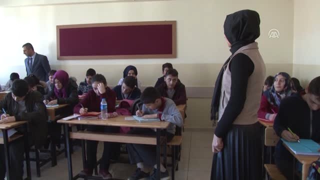 Muşlu Öğrencilerden Mehmetçik'e Moral Mektubu