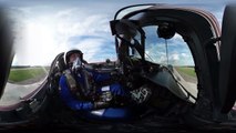 Course à 360°: une Audi R8 et Mig-29 rivalisent de vitesse au cours de MAKS-2017