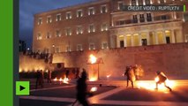 Des heurts ont éclaté devant le Parlement grec après l’adoption de nouvelles mesures d’austérité