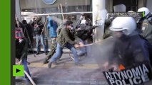 Athènes : gaz lacrymogènes et grenades assourdissantes contre des agriculteurs en colère