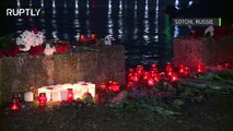 Jour de deuil en Russie : fleurs et bougies sur le quai de Sotchi, en hommage aux victimes