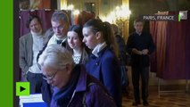 Primaire de la droite et du centre : François Fillon vote à Paris