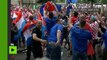 Des supporters se préparent dans la joie en amont du match entre la Turquie et la Croatie
