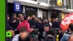Emmanuel Macron, bousculé, reçoit des oeufs sur la tête lors d'une visite à Montreuil