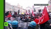 De violents heurts ont éclaté entre la police et des manifestants à Turin lors du déflié du 1er mai