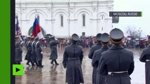 Au Kremlin, le Régiment présidentiel russe reprend ses gardes