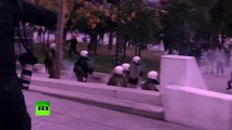 A Athènes, la grève générale dégénère en affrontements violents avec la police