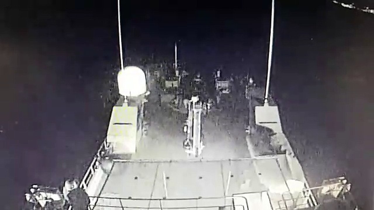 Yunan ve Türk sahil botları Kardak'ta çarpıştı