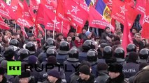 Des manifestants de l’opposition moldave protestent dans les rues de la capitale