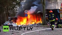 Pologne : des pompiers se battent pour éteindre un incendie provoqué par des feux d’artifice