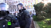 Des canons à eau et des gaz lacrymogènes utilisés contre des émeutiers néonazis à Leipzig
