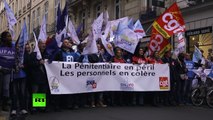 3 000 surveillants de prison manifestent à Paris
